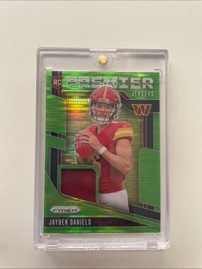 2024 Panini Prism Jayden Daniels Premier Jerseys Green Prism Rookie Relic